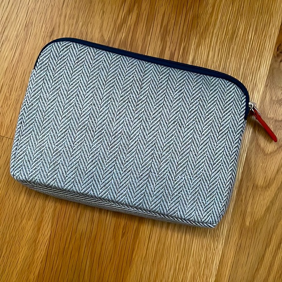 Air France Business Class Soft Amenities Kit, Brand New, Unopened - Picture 4 of 4